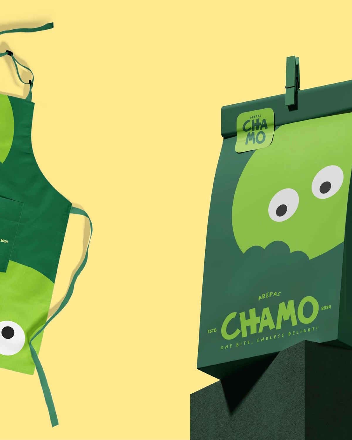 Chamo: staff apron