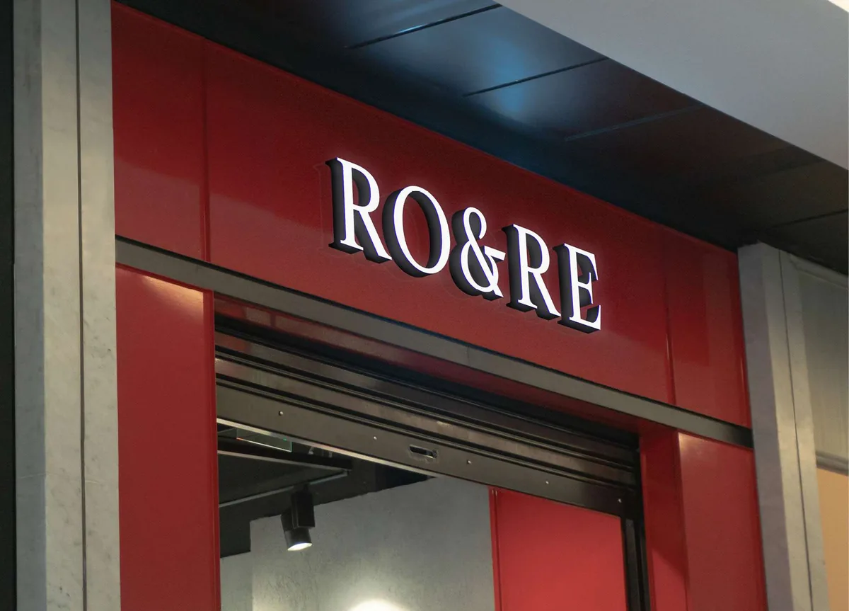 RO&RE: the illuminated storefront